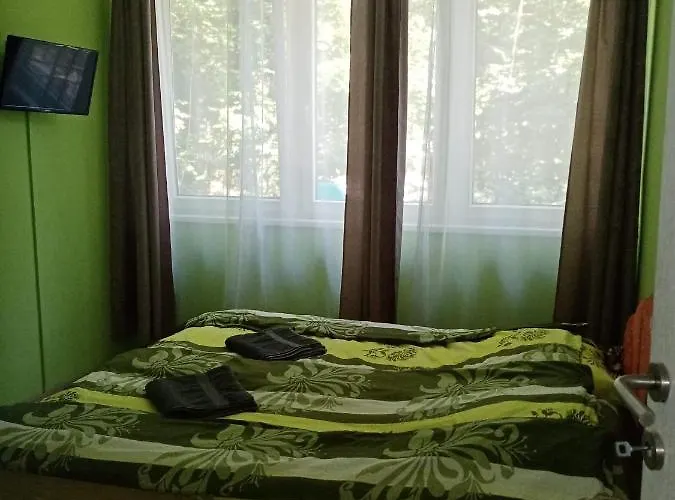 Toelgyfa Vendeghaz بالاتونزيبيد