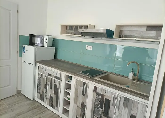 Toelgyfa Vendeghaz 3* بالاتونزيبيد