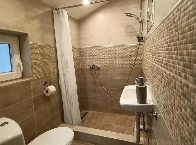 Toelgyfa Vendeghaz بيت ضيافة