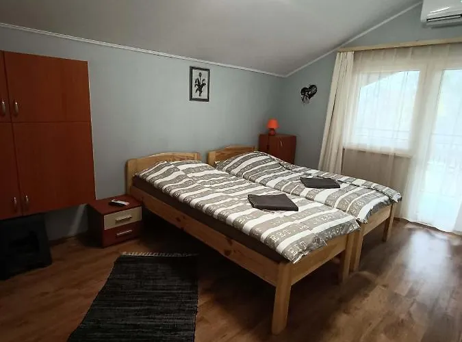 Toelgyfa Vendeghaz بيت ضيافة 3*