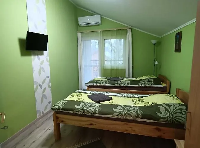 Toelgyfa Vendeghaz بالاتونزيبيد