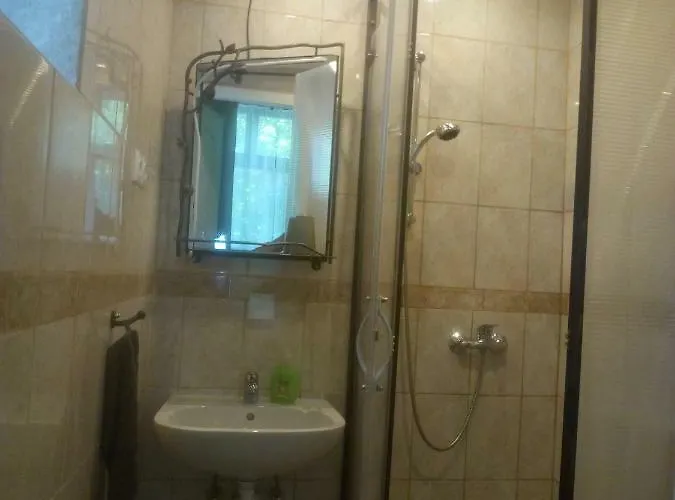 Toelgyfa Vendeghaz 3* بالاتونزيبيد